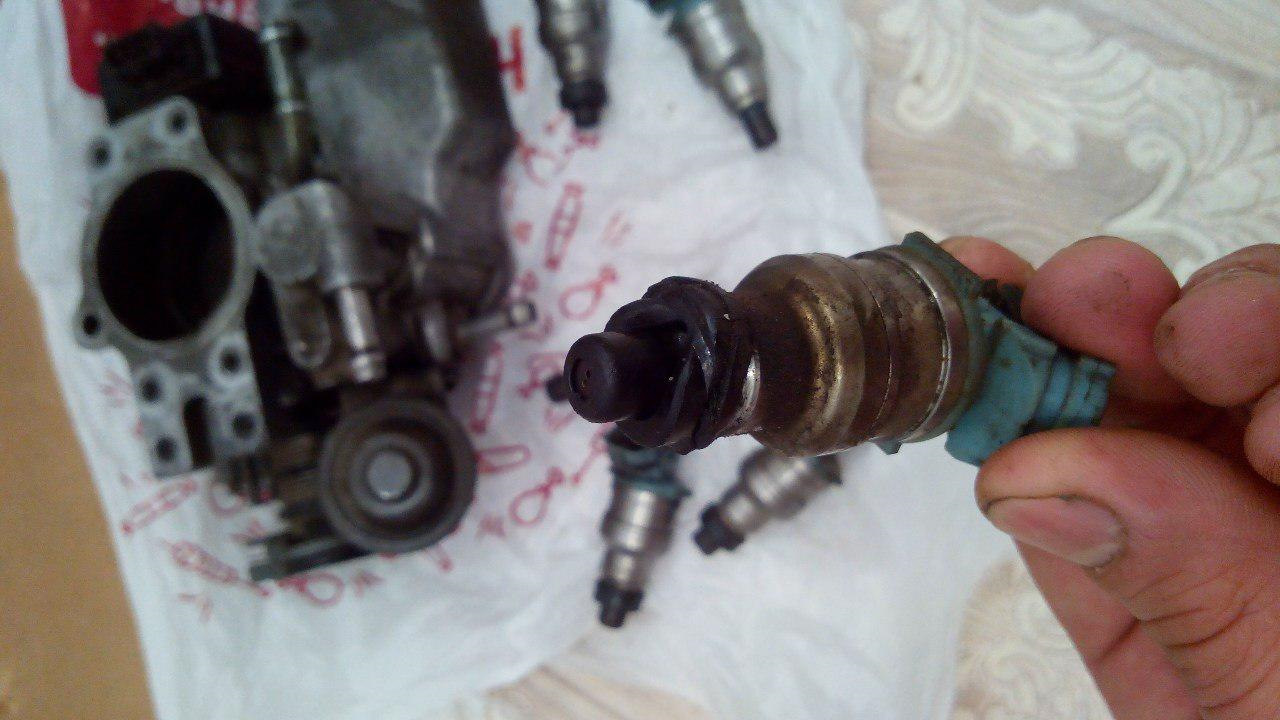 Как снять форсунки 1zzfe Чистка форсунок 1G-FE - Toyota Chaser (80), 2 л, 1990 года своими руками DRIVE2