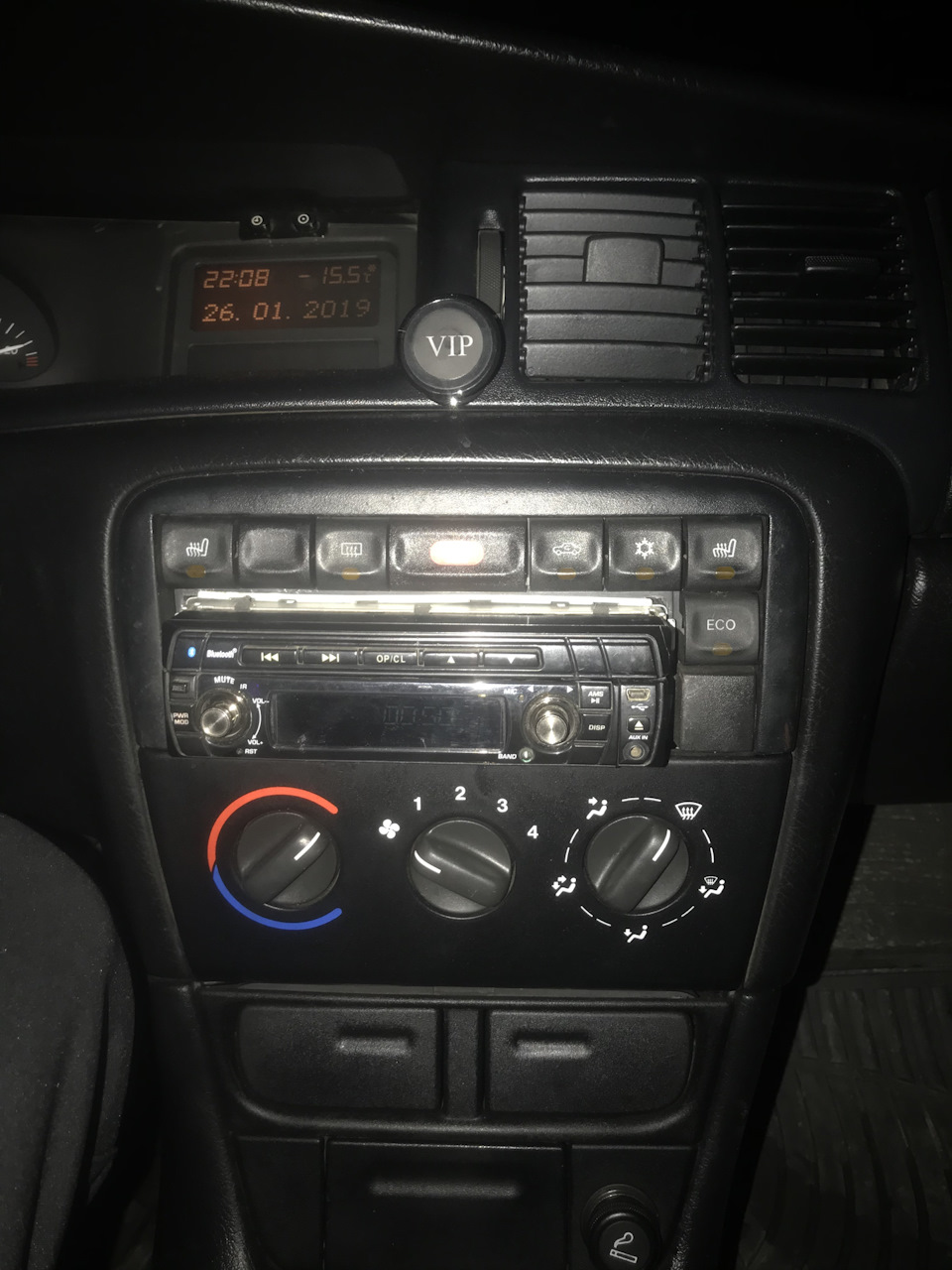 Магнитофон с экраном — Opel Vectra B, 1,6 л., 1998 года | автозвук | DRIVE2