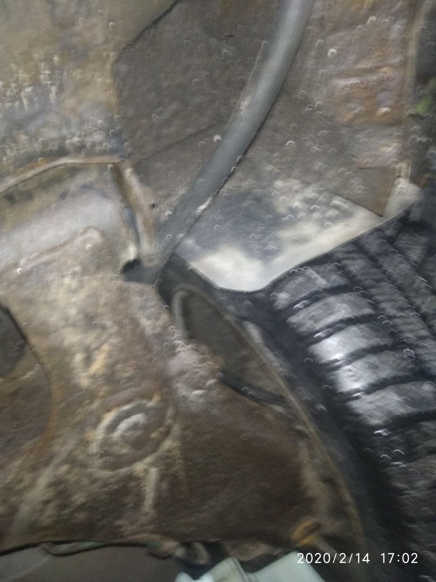 Сгнило крепление балки 2114. Сварка крепление продольного рычага. Заз сенс оторвало балку. Кронштейн заднего амортизатора 2104. Крепление рычага к раме.