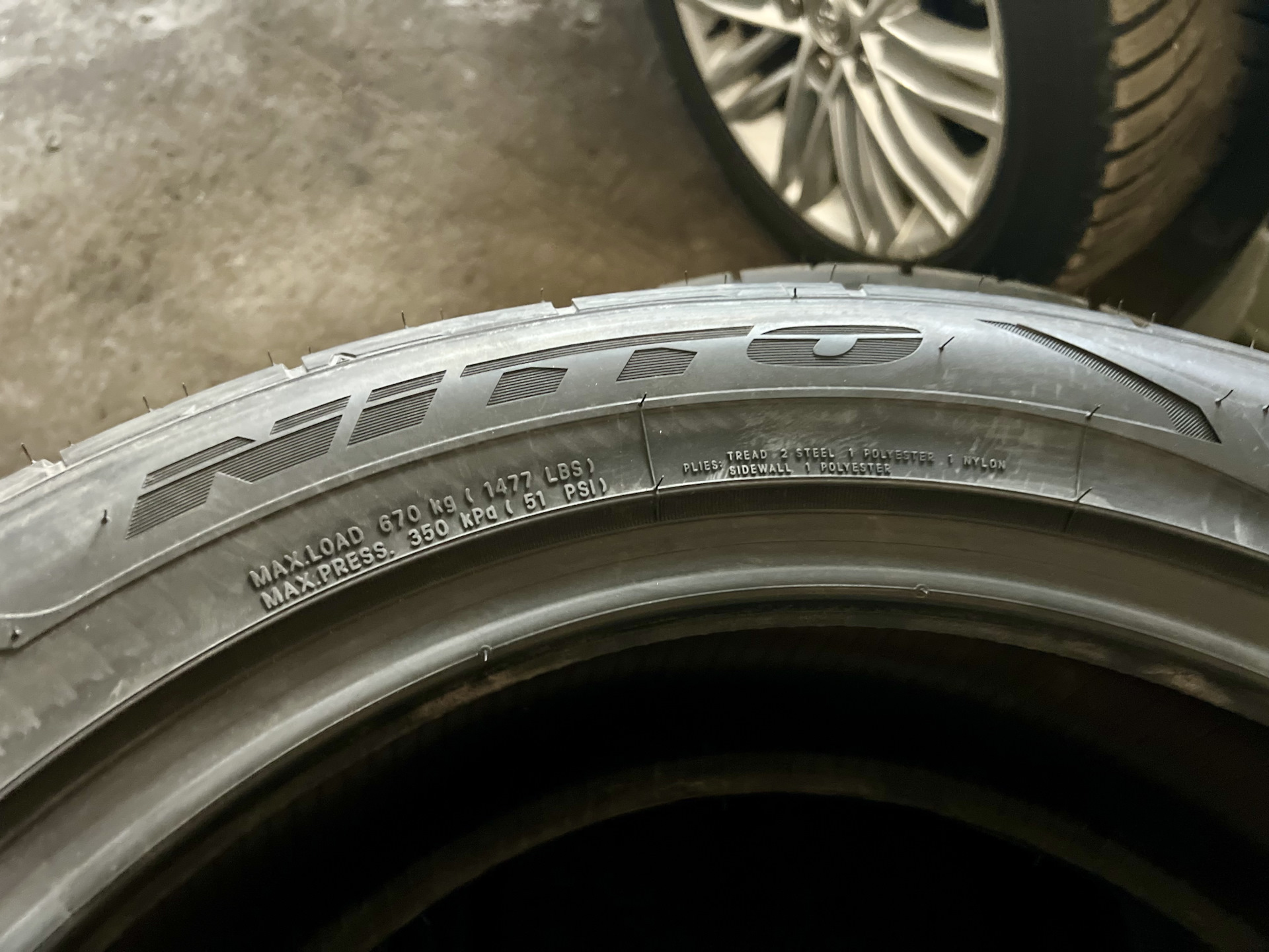 Шины на лето NITTO NT555 G2 215/55 R17 — Toyota Camry (XV30), 2,4 л ...