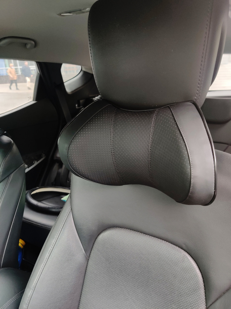 Вот и подголовник для шеи. — Hyundai Santa Fe (3G), 2,2 л., 2018 года ...