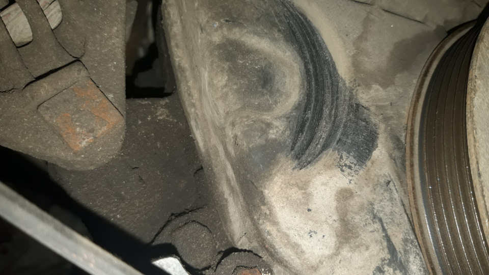 Вот собственно почему не прокатило, близко к мотору, хорошо услышал что что-то не так и успел посмотреть и заменить. — Mitsubishi Airtrek