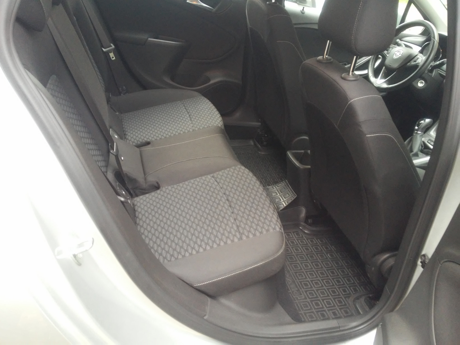 Заднее сиденье Opel Astra k. Задние сидения Opel Astra j.