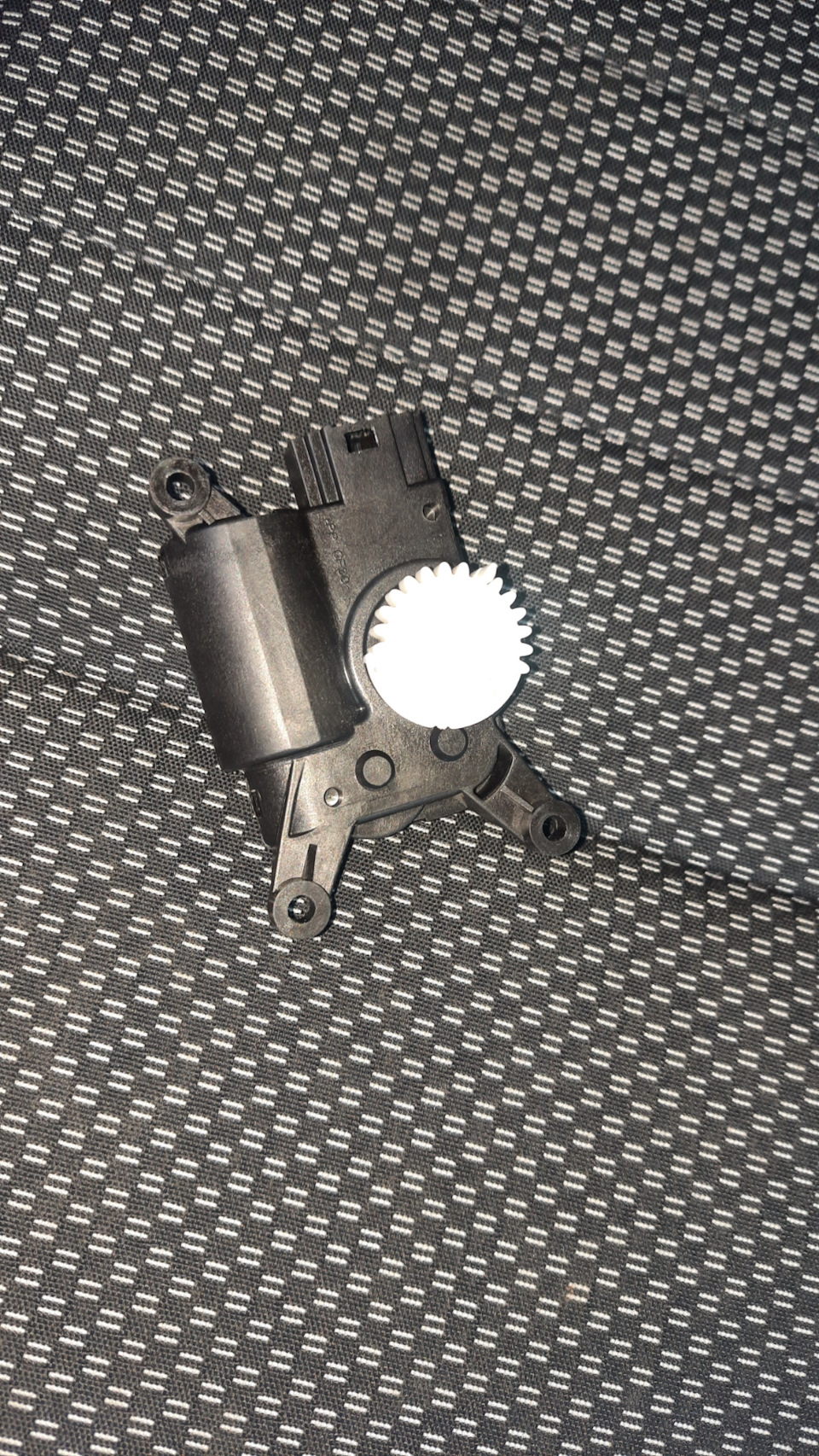 С правой стороны печка дует холодный воздух — Skoda Octavia A7 Mk3, 1,4 ...