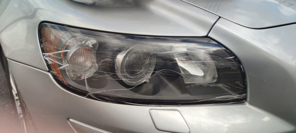 Замена стекла фары! — Volvo S40 (2G), 1,6 л, 2007 года | поломка | DRIVE2