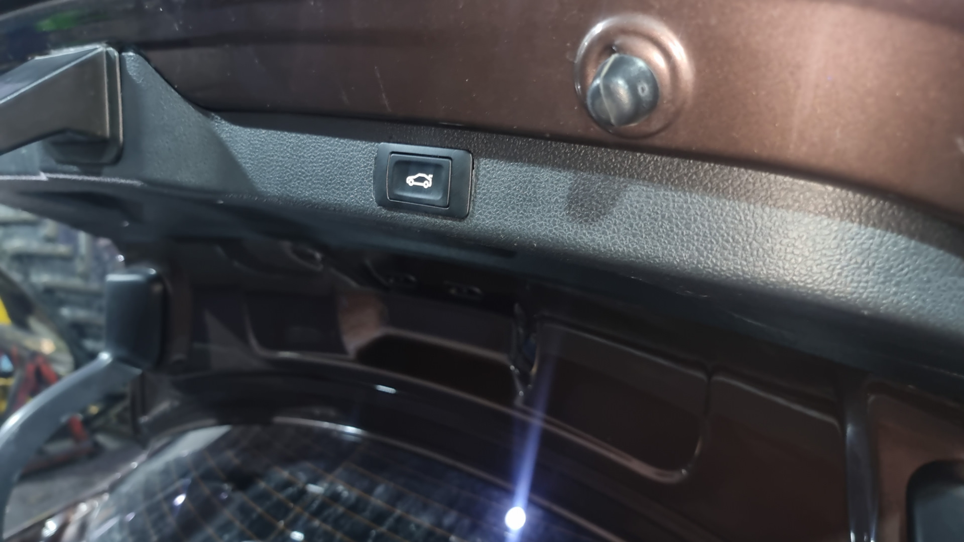 Электропривод багажника Jetta6 — Volkswagen Jetta VI, 3,6 л, 2014 года ...