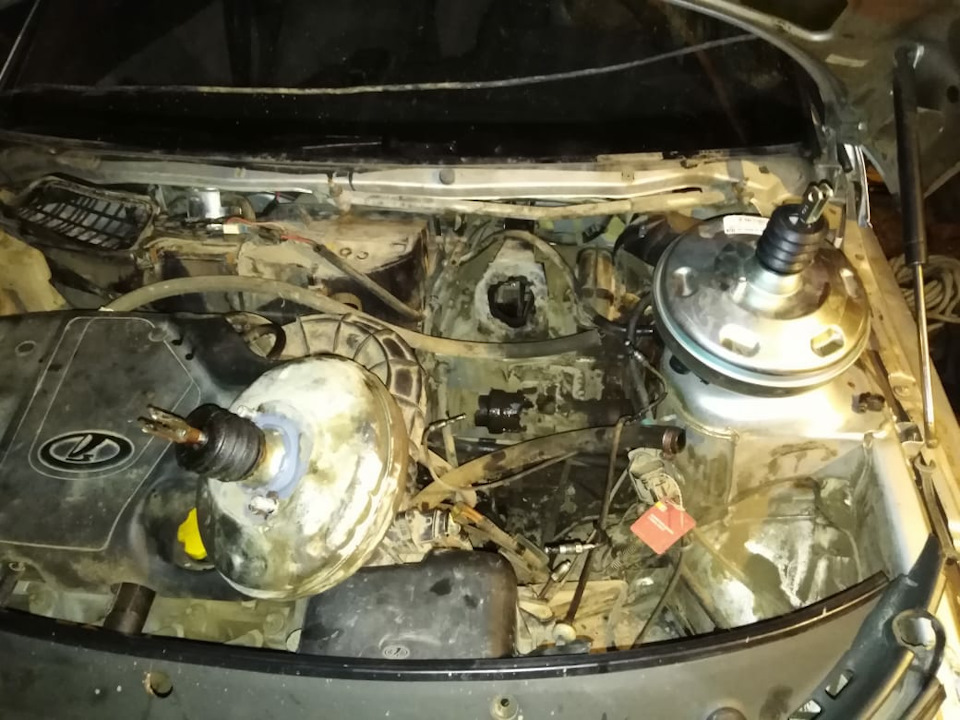 Замена вакуума, главного цилиндра))) — Lada 21114, 1,6 л, 2008 года ...