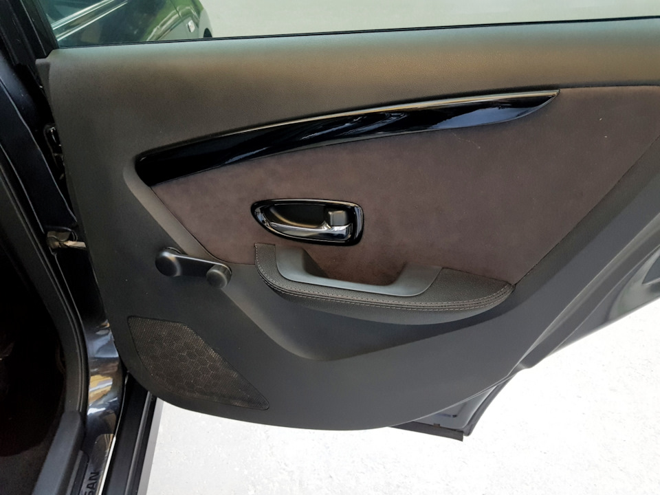 Декоративные накладки дверей — Nissan Almera V (G11/15), 1,6 л, 2013 ...