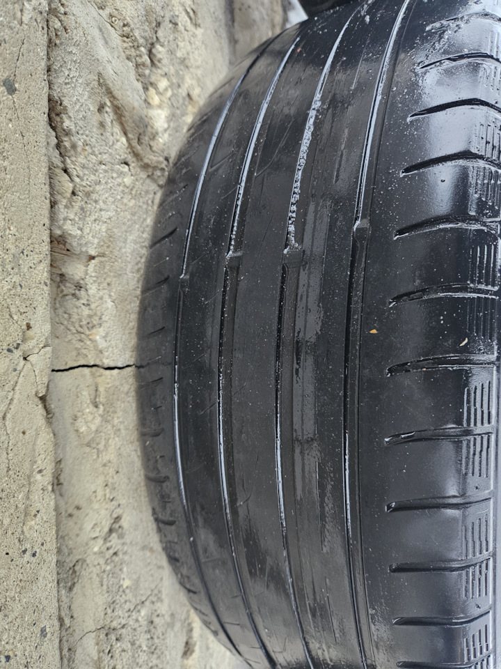 Шины летние Yokohama 205/50 R17, литые диски MOMO 7Jx17 ET42 5x114,3 на ...