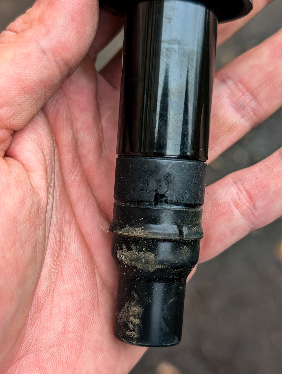 Тут сразу видно ее неисправность, на других такого не было. — Hyundai Solaris (1G)