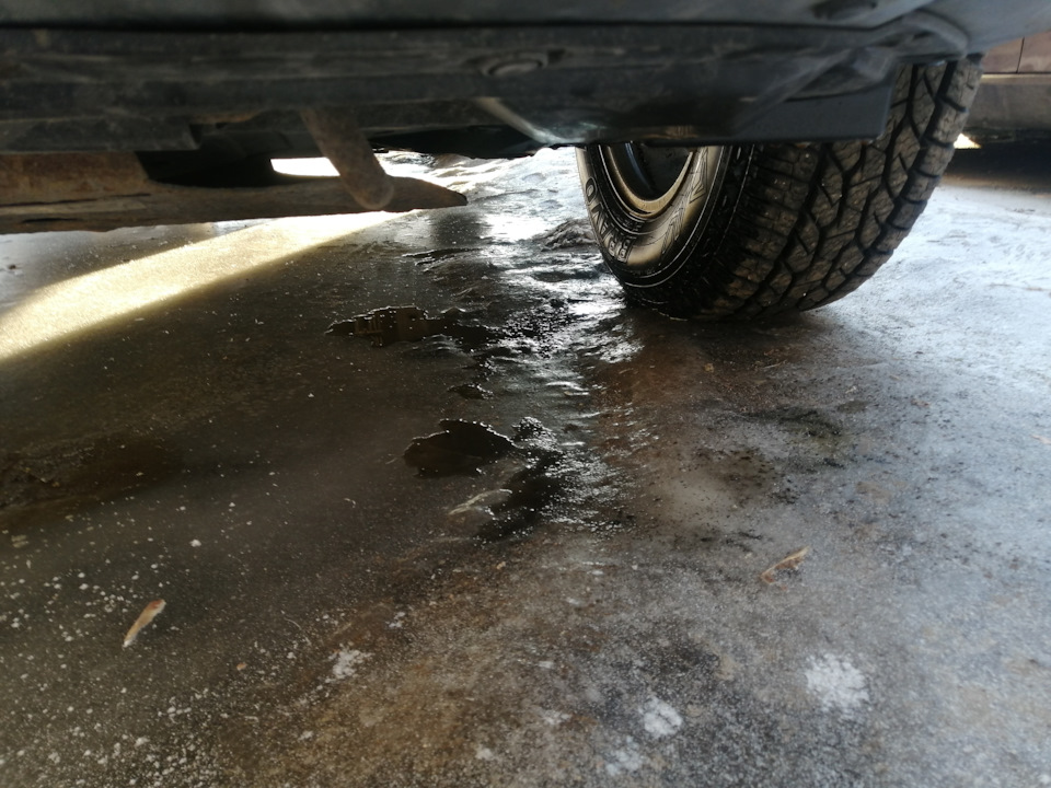 Из вариатора вытекло масло — Mitsubishi Outlander XL, 2,4 л, 2008 года ...