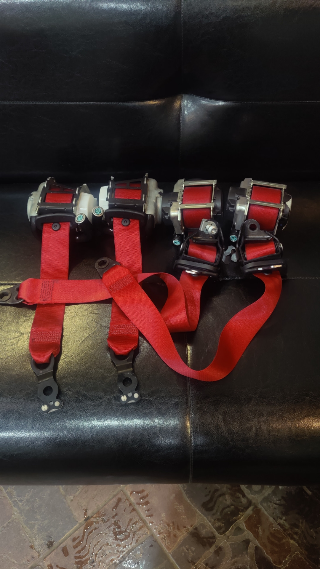 Красные ремни — Mercedes-Benz C-Class (W205), 2,2 л, 2015 года | тюнинг ...