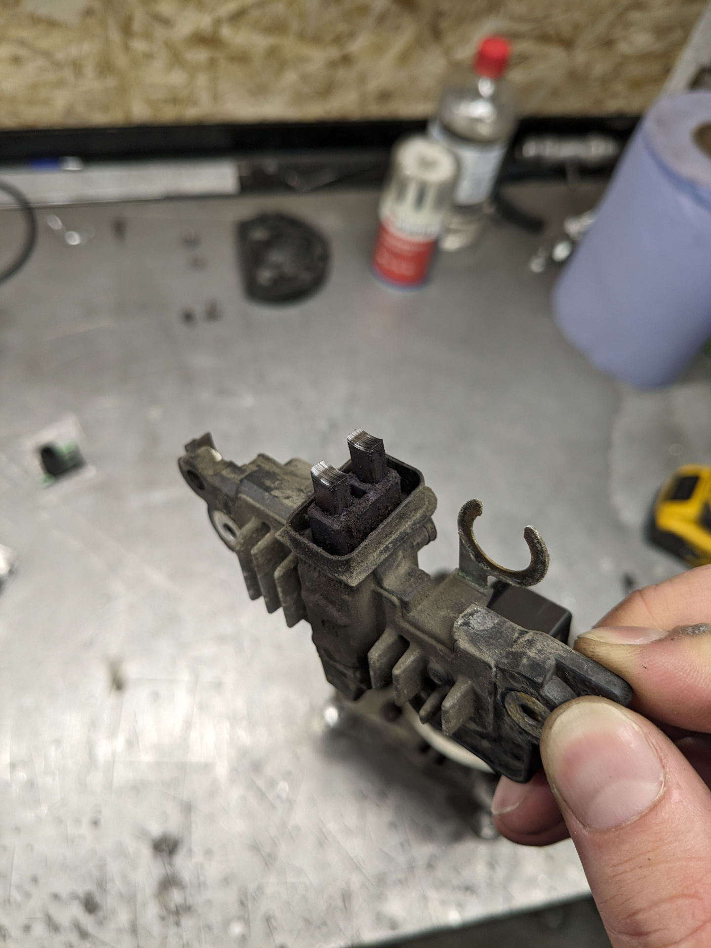 VAG01117: Сигнал нагрузки на клемме генератора DF — Skoda Fabia Monte ...