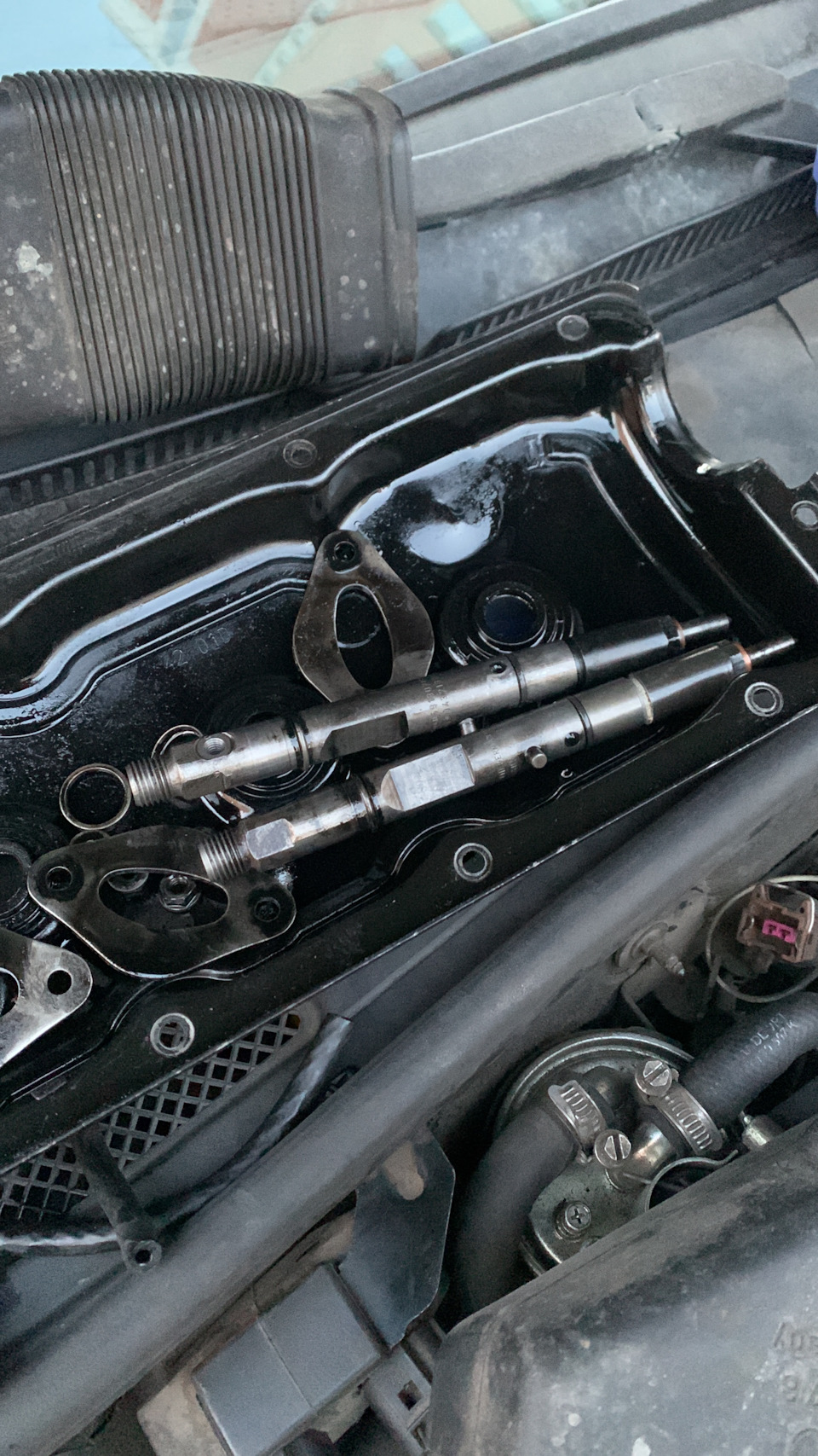 Замена управляющей форсунки. — Audi Allroad (C5), 2,5 л, 2002 года ...