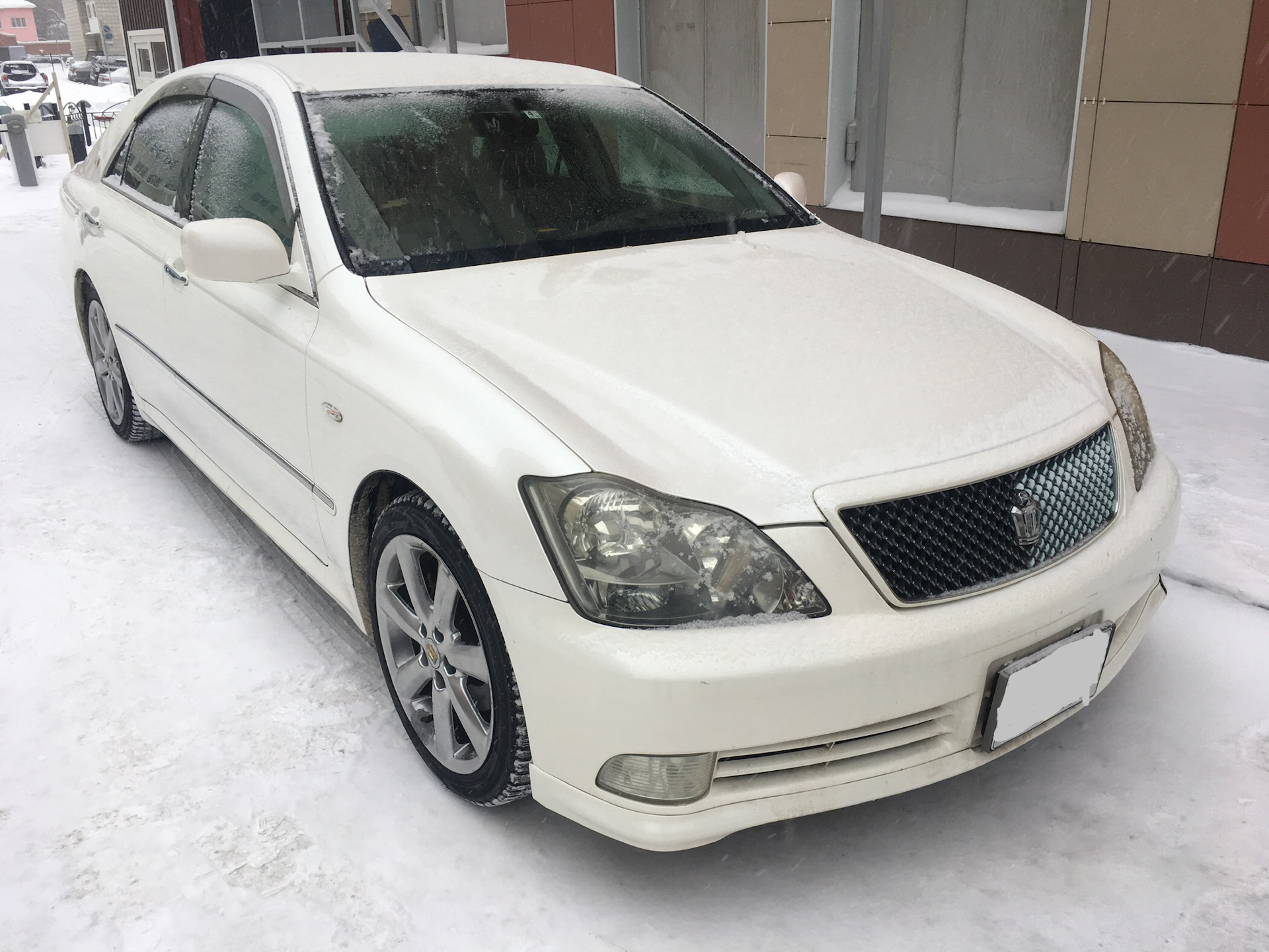 Toyota Crown s180 athlete красный