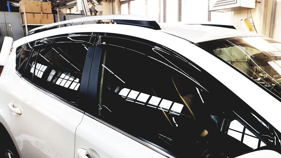 Установка дефлекторов на Рав4 2019- — SoundSpeed на DRIVE2