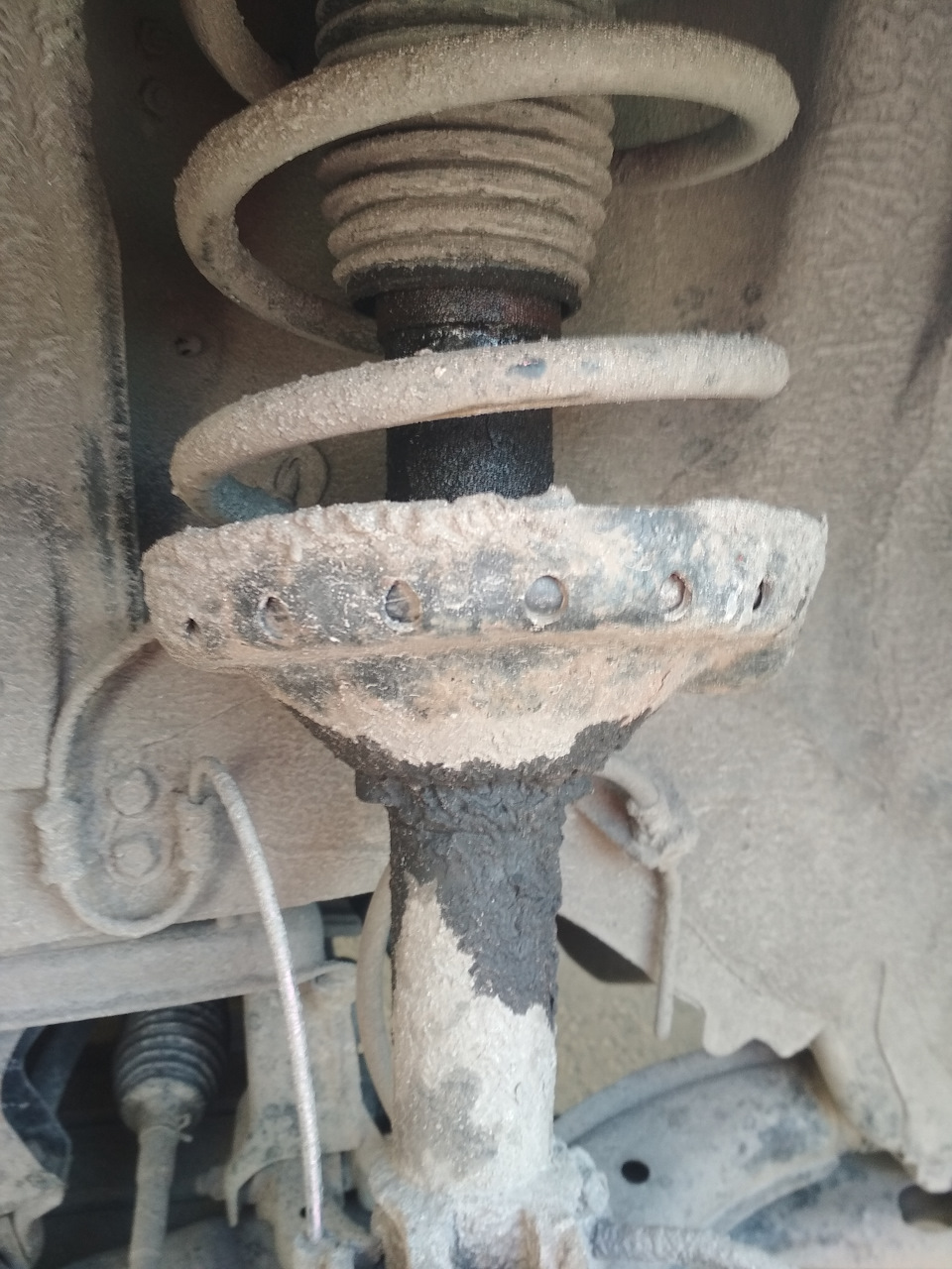 Стойки передние — Subaru Forester (SG), 2 л, 2007 года | поломка | DRIVE2