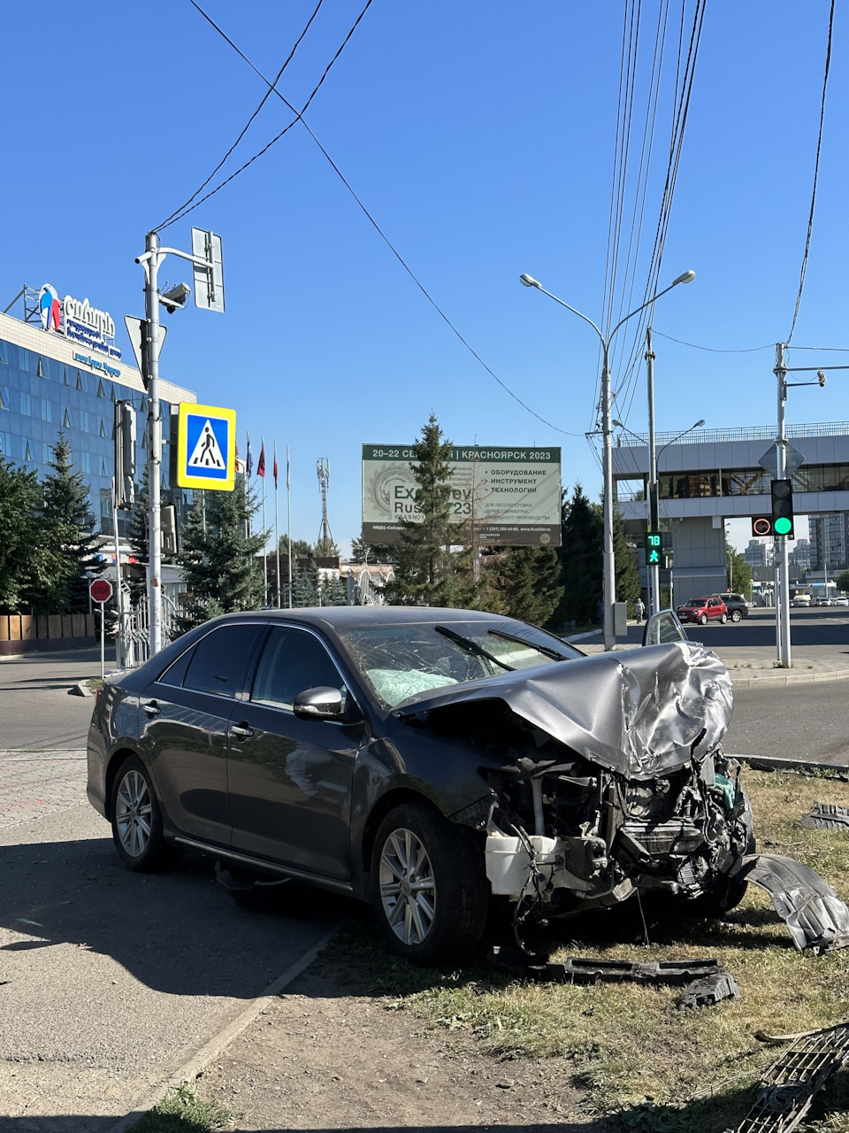 Камри больше нет. — Toyota Camry (XV50), 3,5 л, 2014 года | ДТП | DRIVE2