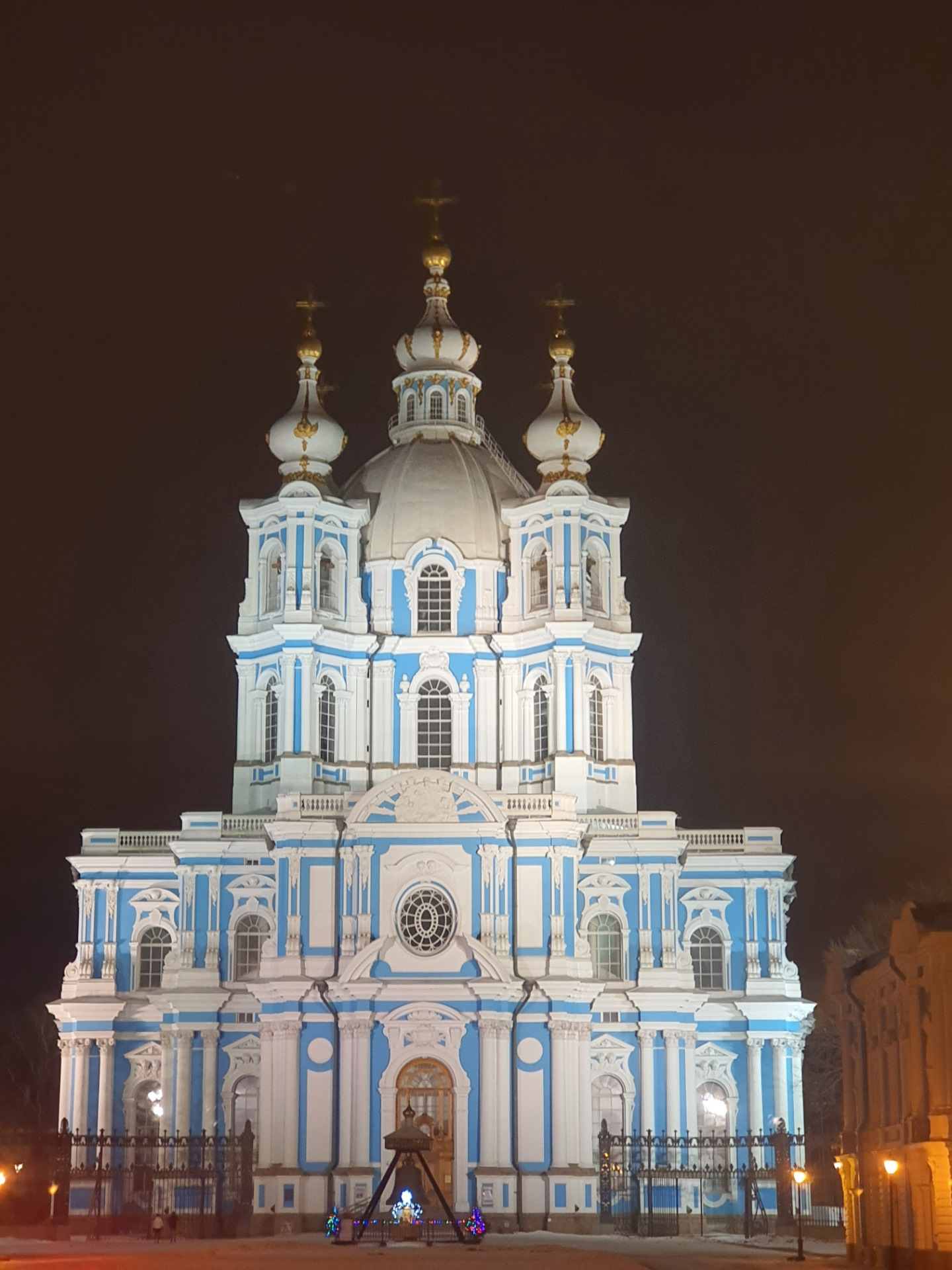 смольный собор в санкт петербурге внутри