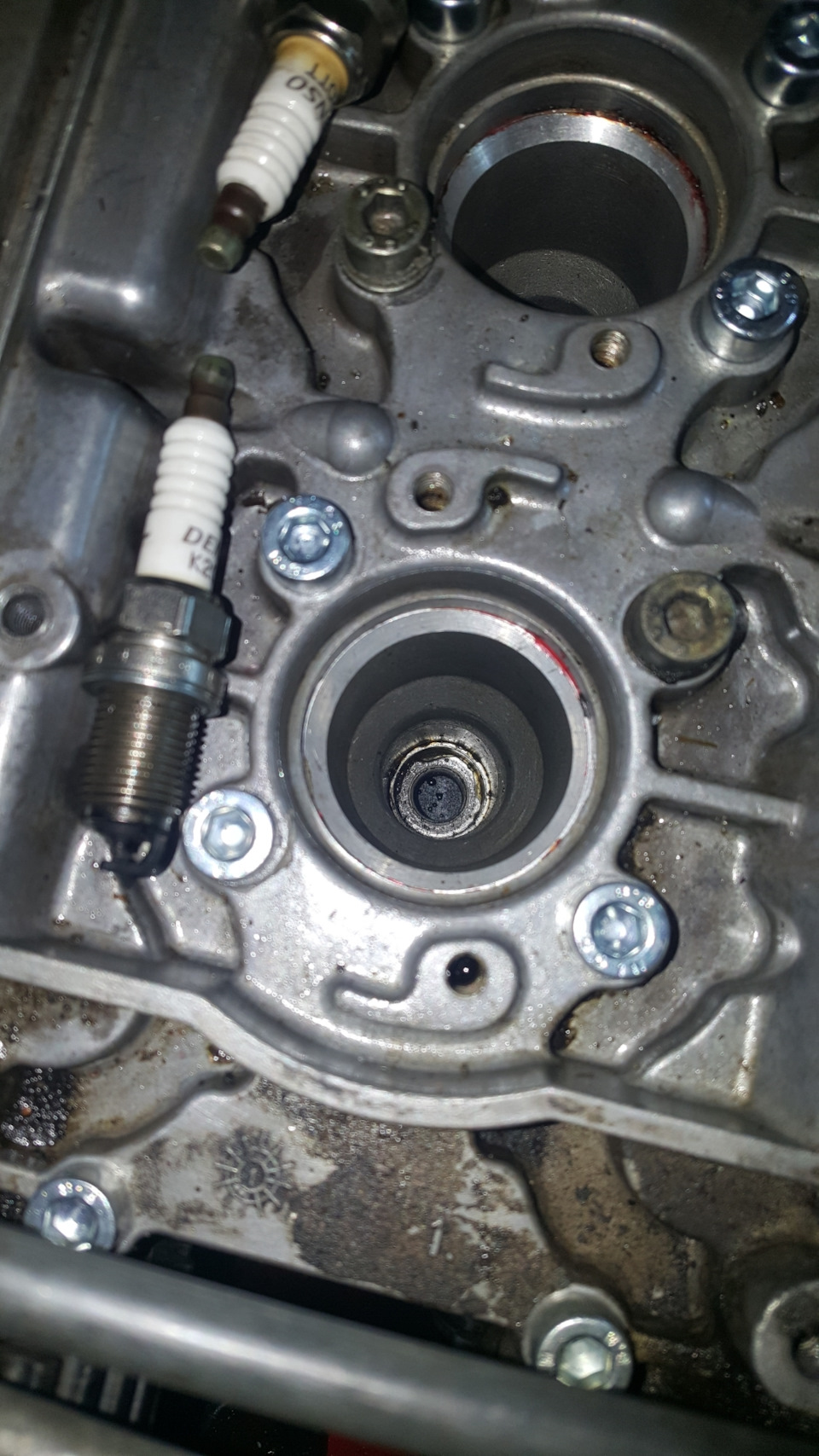 Нужна помощь. Кто может посмотреть у себя(померять) — Volvo 850, 2,5 л ...