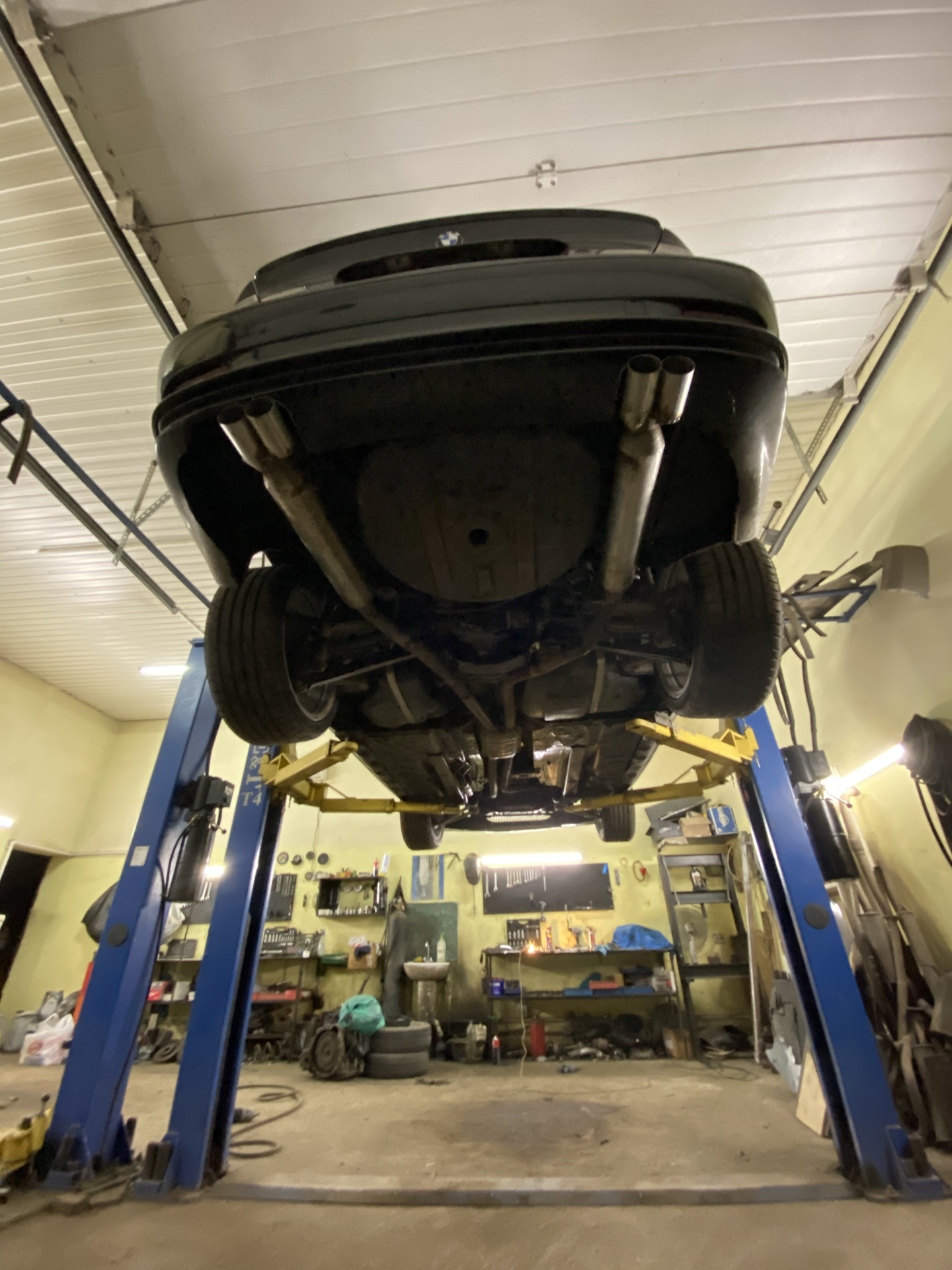 Сделали раздвоенный выхлоп BMW e46 v8 3uz Бмв е46 в8 3узет Toyota — BMW ...