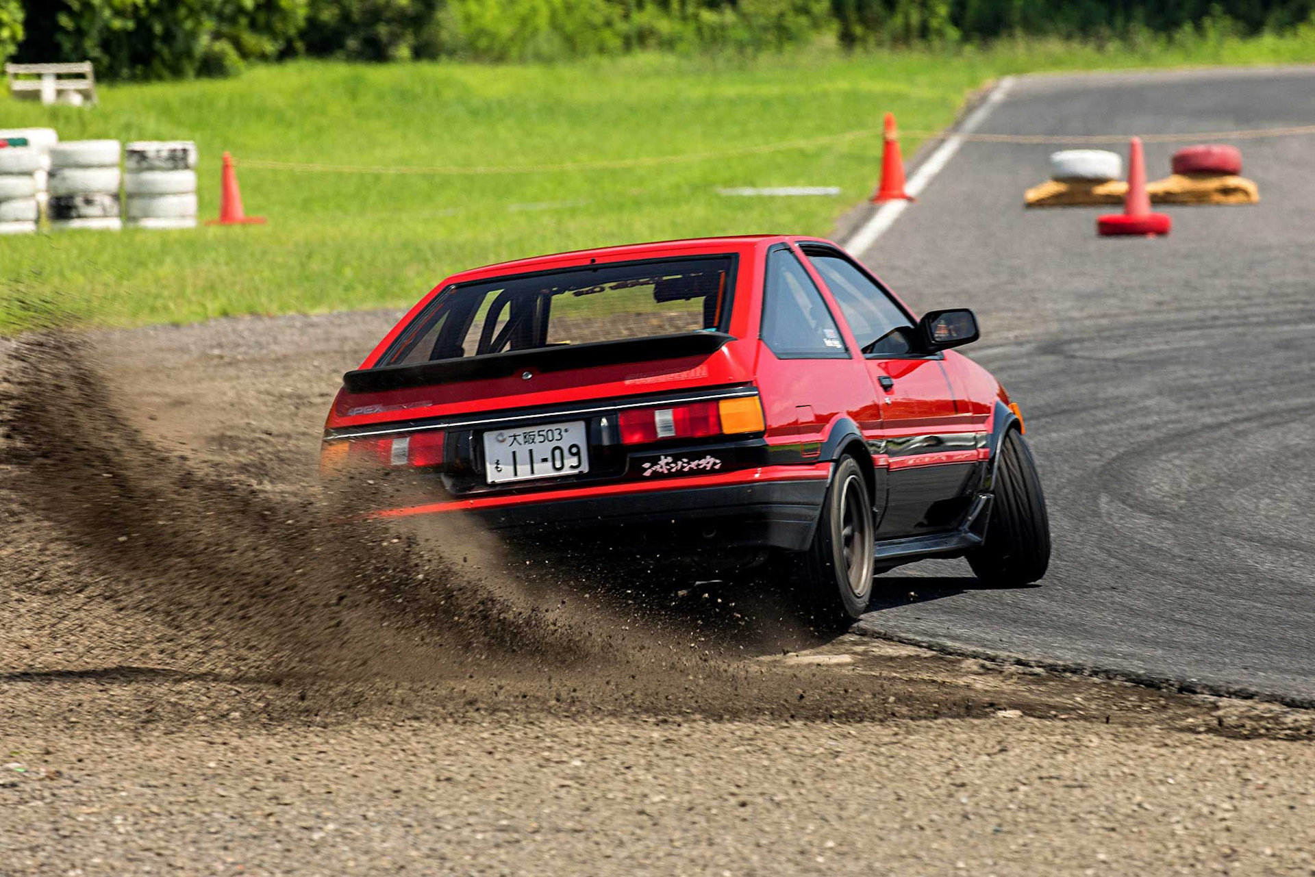 Фото toyota ae86 trueno