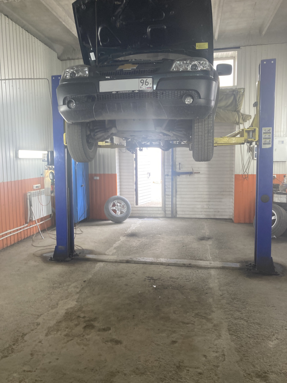 Маленький ремонт — Chevrolet Niva (1G), 1,7 л, 2012 года | визит на ...