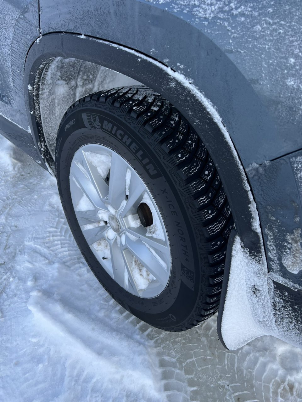 Диски забиваются после езды по льду:) — BMW X7 (G07)