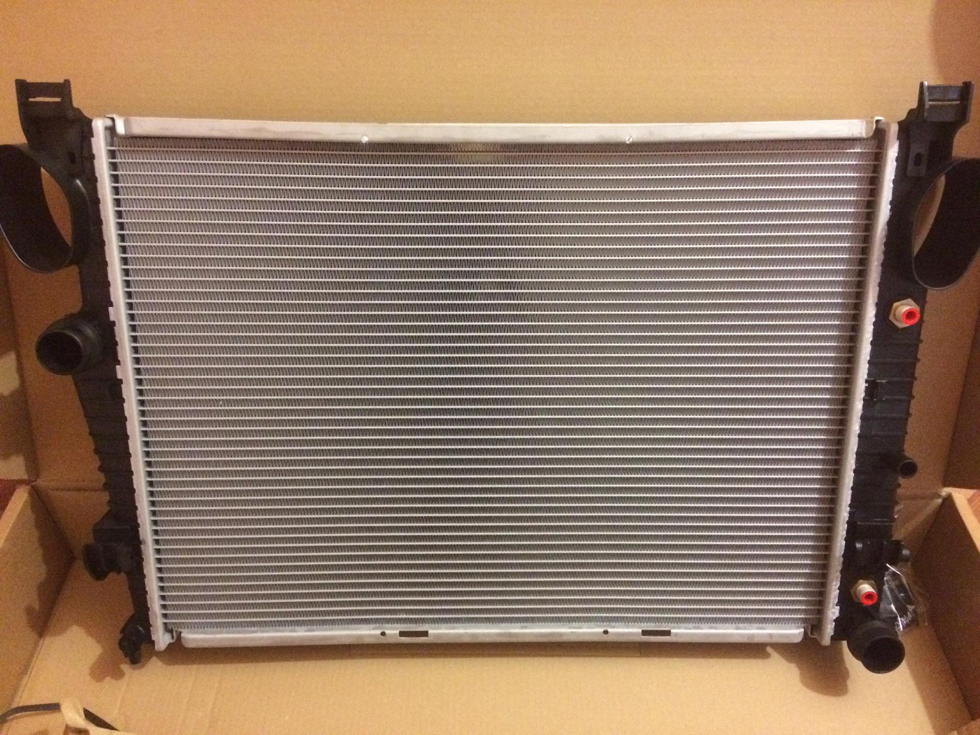 Радиатор w222. Радиатор w222. A2205000093. Радиатор w222. Радиатор w222.