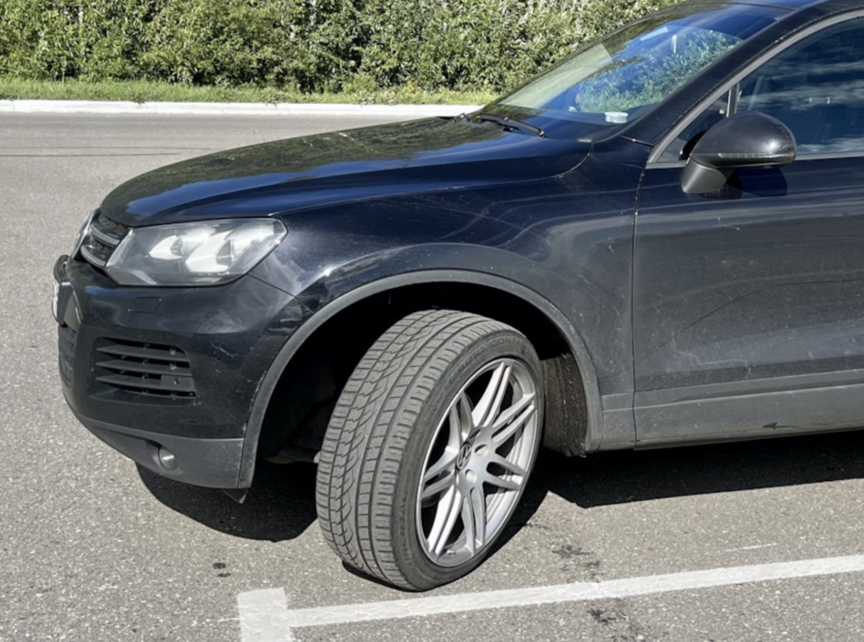 Размер touareg nf. Туарег разноширокая резина. Вид шин 265 50r19 на Туарег НФ. Грязевая резина на Туарег. Шины Размеры Touareg 3 r20.