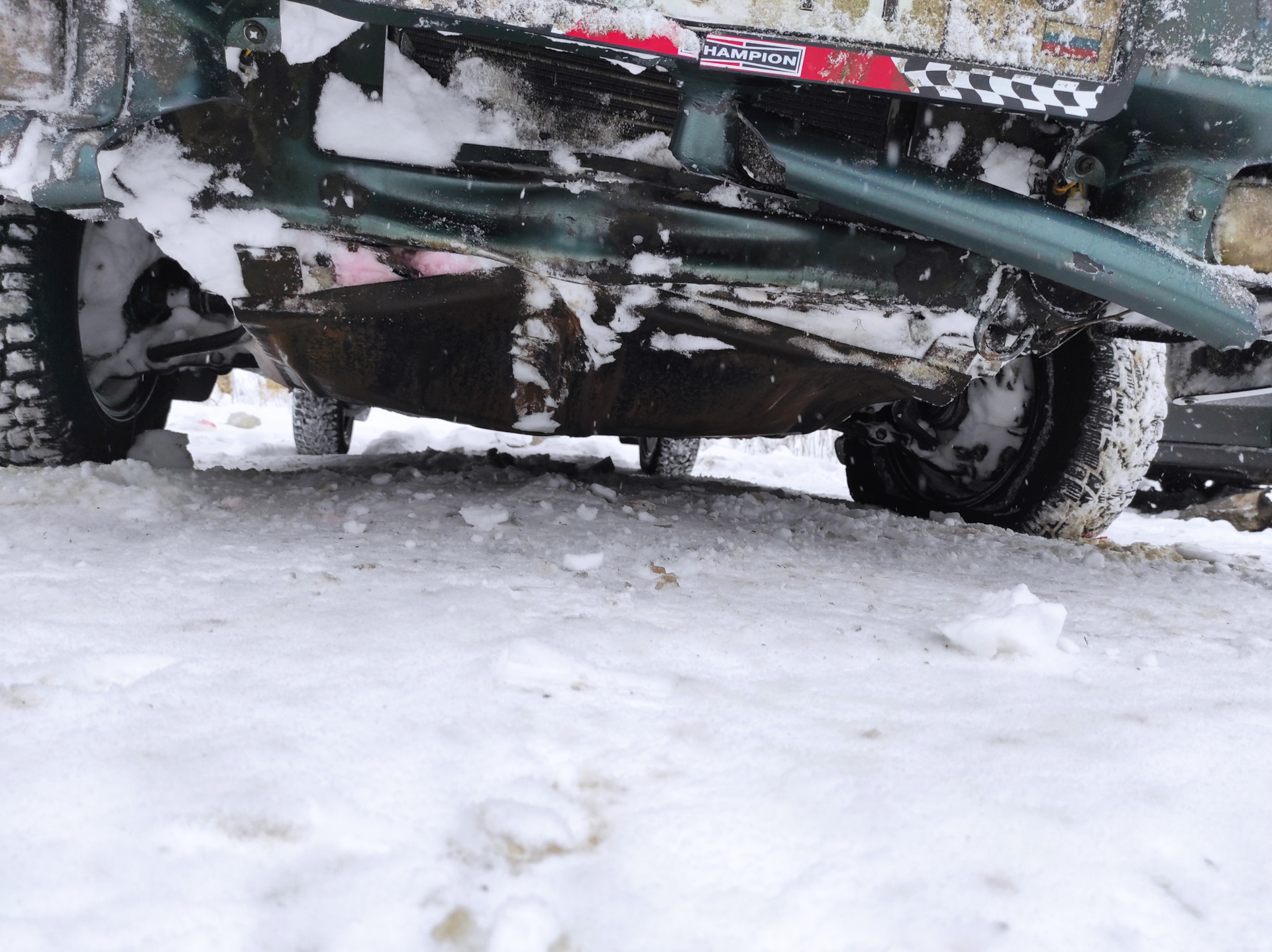 Мятый телевизор, гнутая тяга рулевая, люфт, ушел двигатель и коробка ...