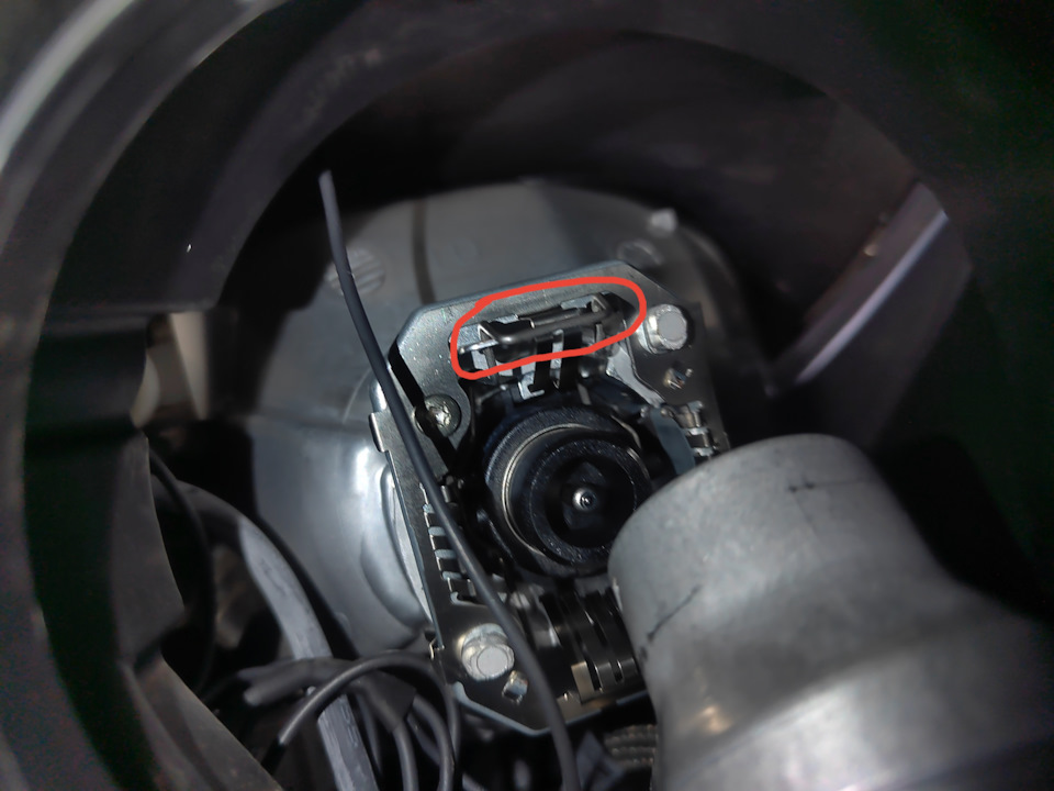 Замена ламп ксенона Citroen C5 (1) — Citroen C5 (1G), 2,2 л, 2003 года ...