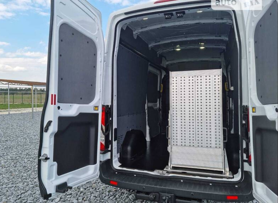 Фото в бортжурнале Ford Transit (8G)