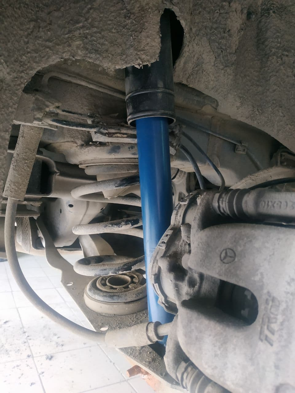 Замена передних и задних амортизаторов C117 — Mercedes-Benz CLA (C117 ...