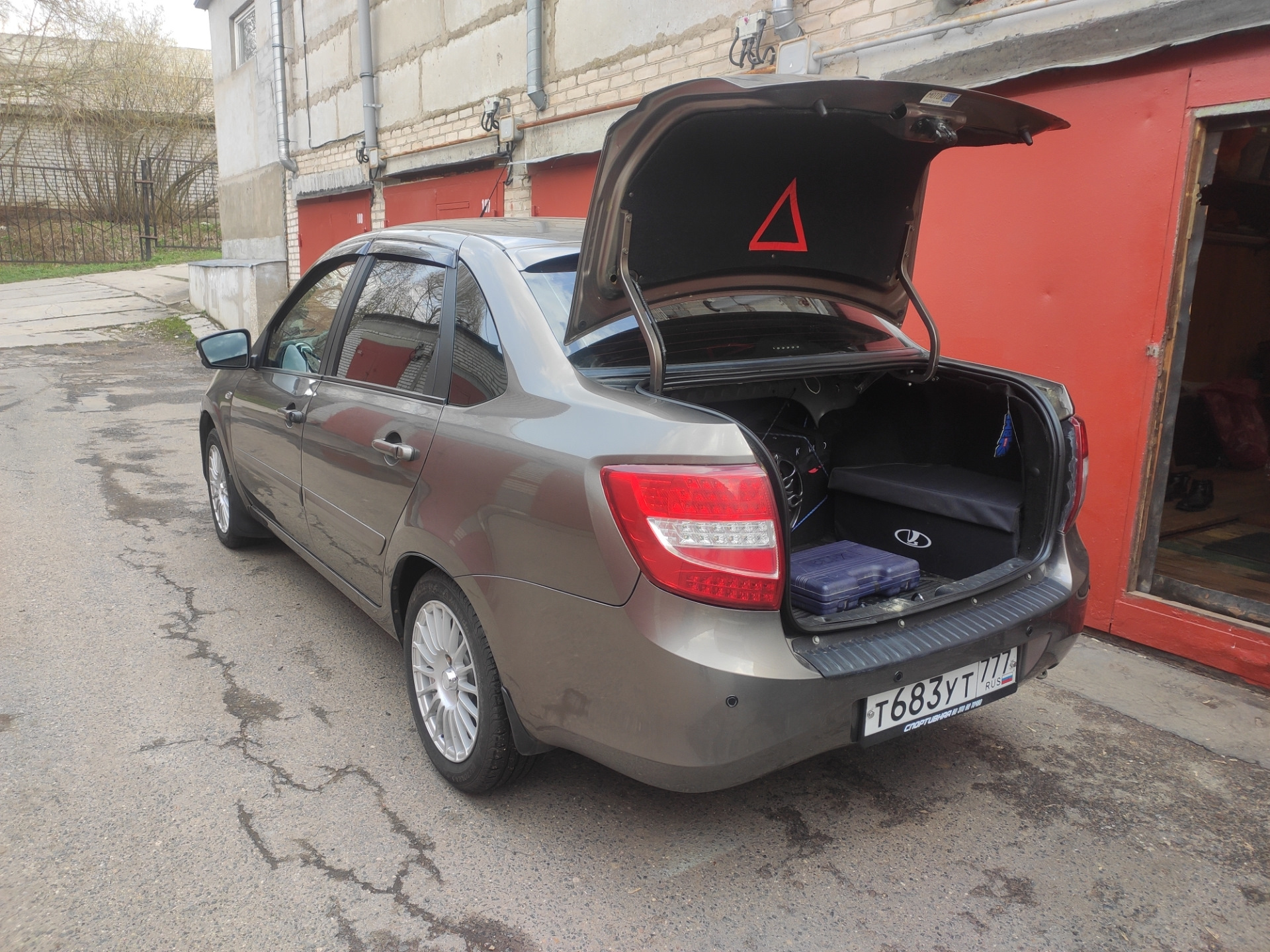 Задний бампер Гранта Спорт, глушитель, насадка — Lada Гранта, 1,6 л ...