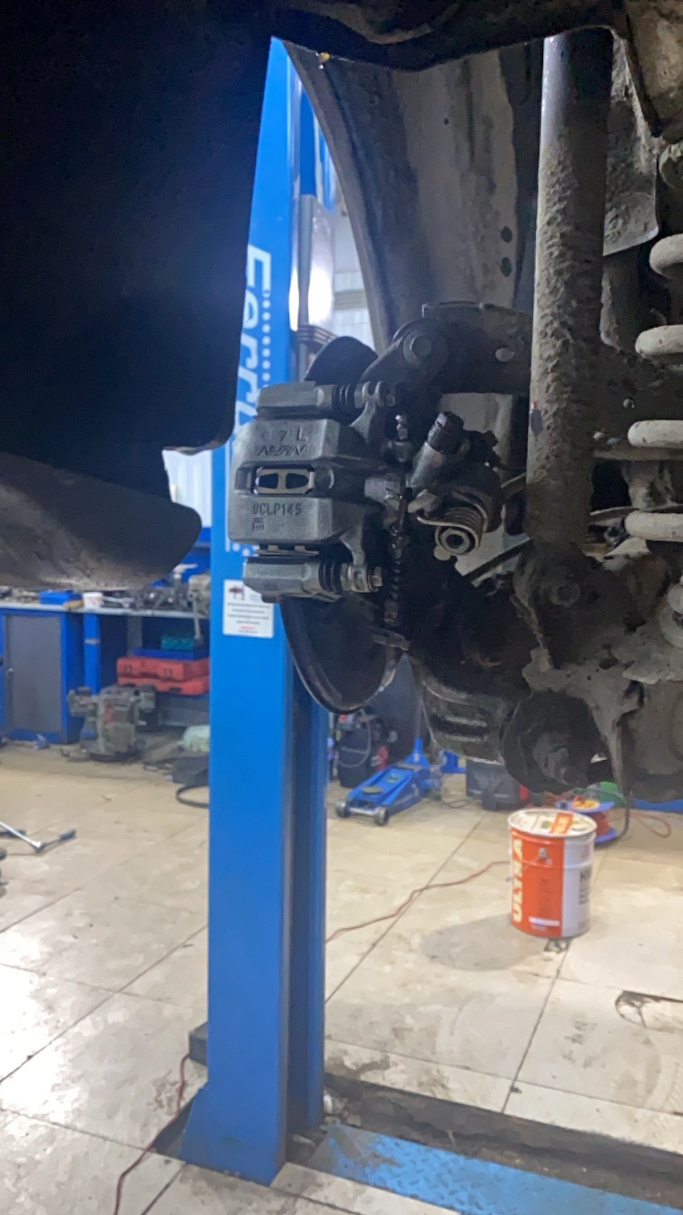 Поменял левый задний суппорт — Honda Civic 4D (9G), 1,8 л, 2014 года ...