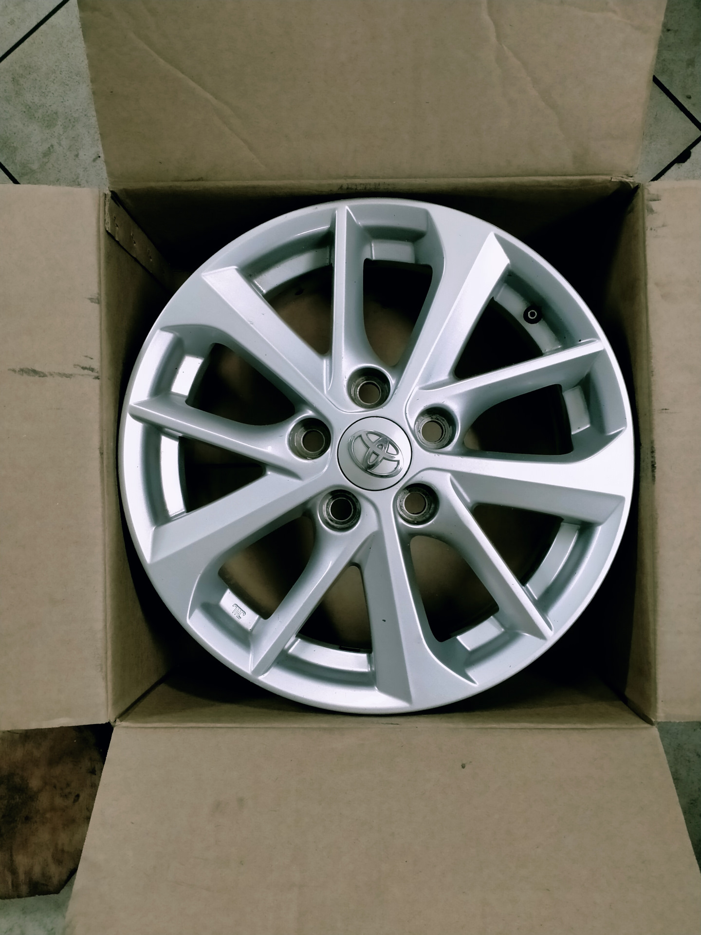 5 диск для комплекта — Toyota Corolla (160), 1,3 л, 2014 года ...