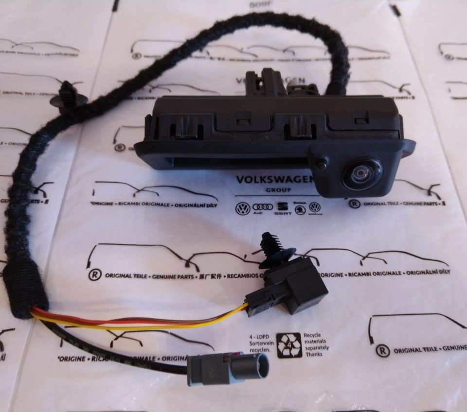 Камеры заднего вида с омывателем VAG 57А827566 Шкода Карок / Шкода ...