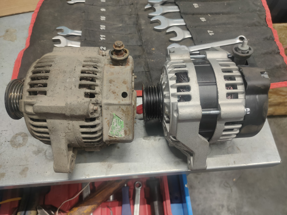 слева родной, справа новый. — Lifan Smily