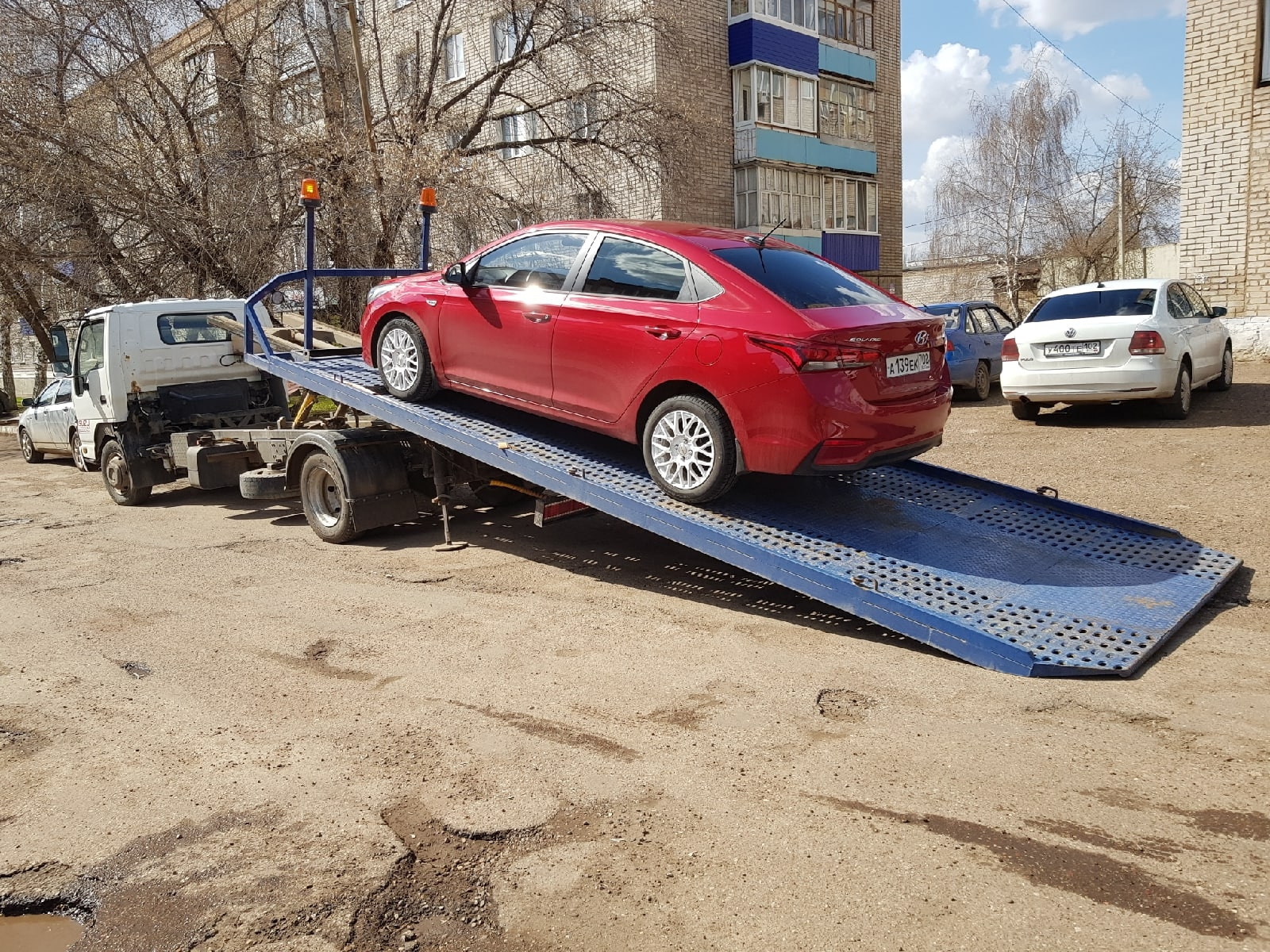Hyundai помощь на дорогах. Реклама техпомощь на дороге. Hyundai помощь на дорогах. Карта помощи на дорогах. Помощь на дороге наклейка.