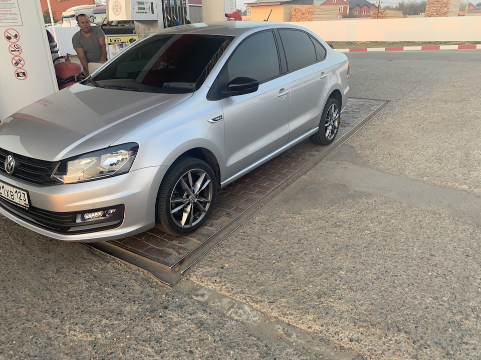 Поло седан 1. Polo sedan 1.4. Polo sedan 1.4 TSI Wheels. Polo sedan 1.4 TSI DSG. Polo gt 1.4 TSI.