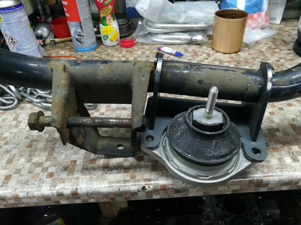 Химчистка тканевых вставок дверных карт, замена ограничителей задних ...