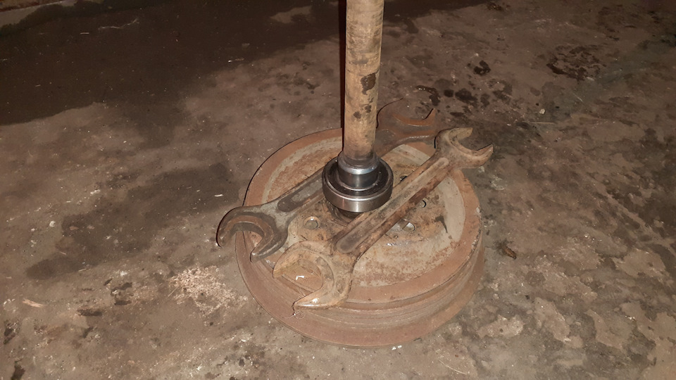 Снять подшипник полуоси без болгарки — ИЖ Москвич 412, 1982 года ...