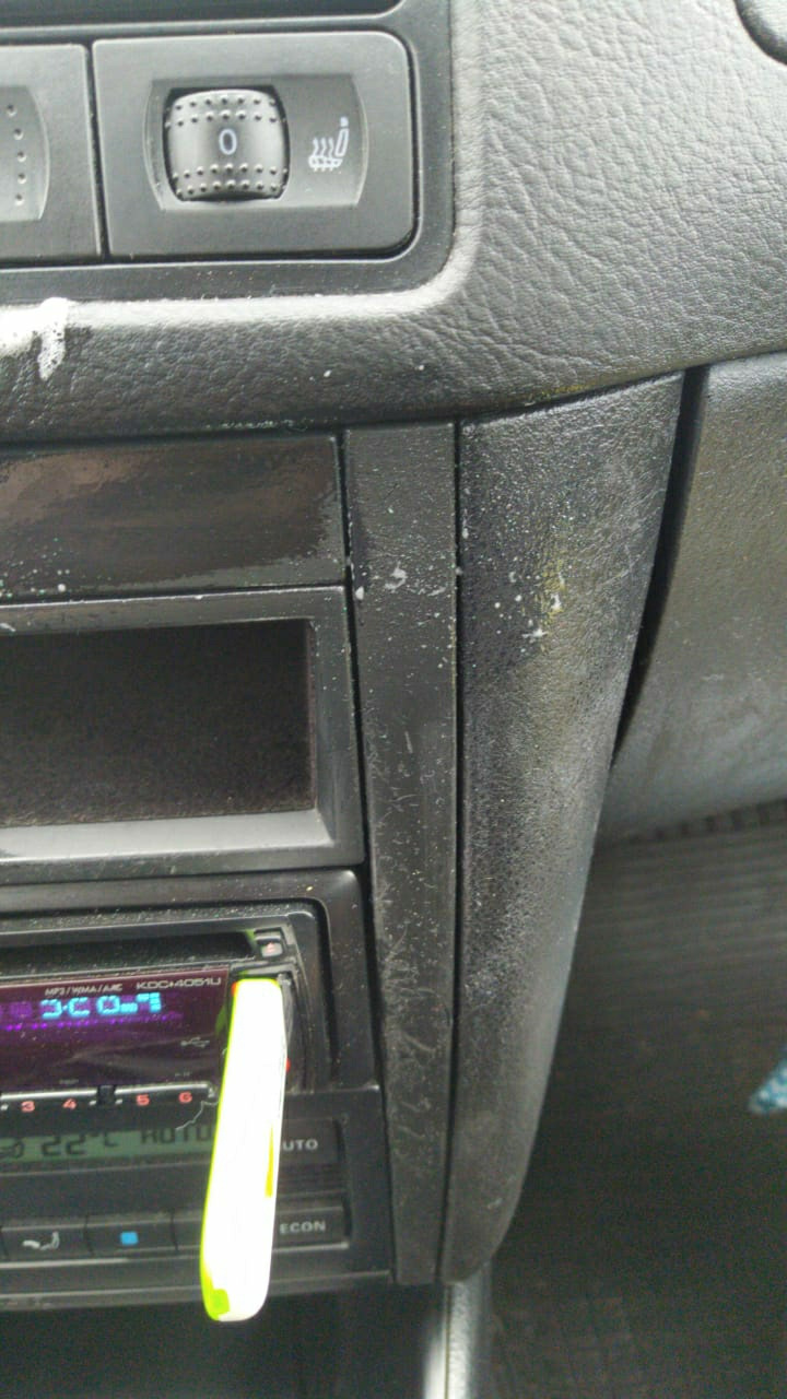 Пыльник троса ручника. — Skoda Octavia Mk2, 2 л., 2005 года | своими ...