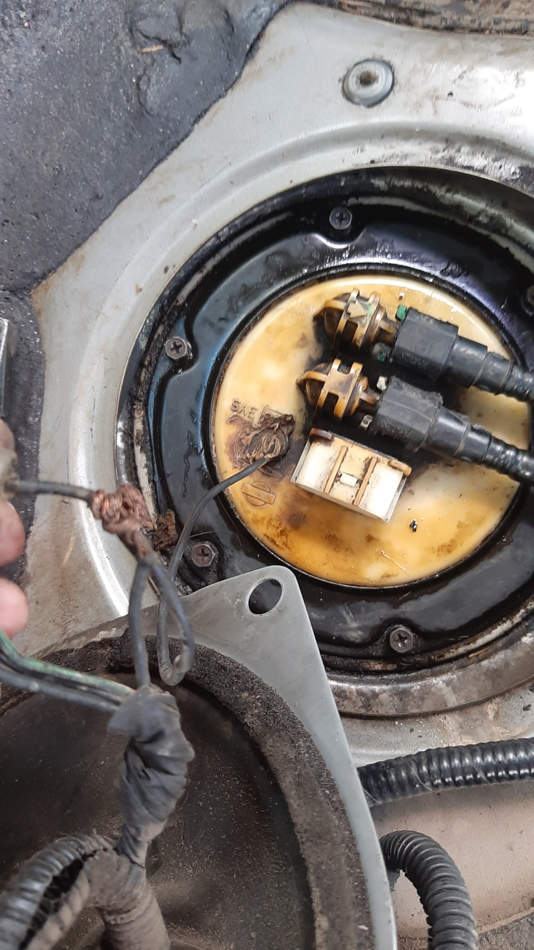 Купить Бензонасос Ниссан А32