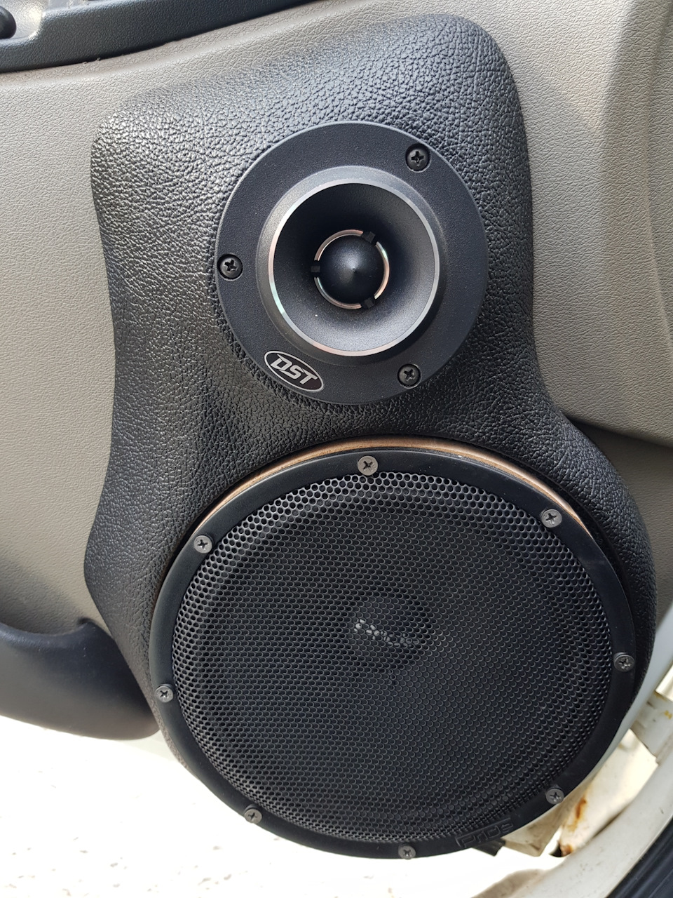 Немного музыки — Lada Калина хэтчбек, 1,6 л, 2011 года | автозвук | DRIVE2