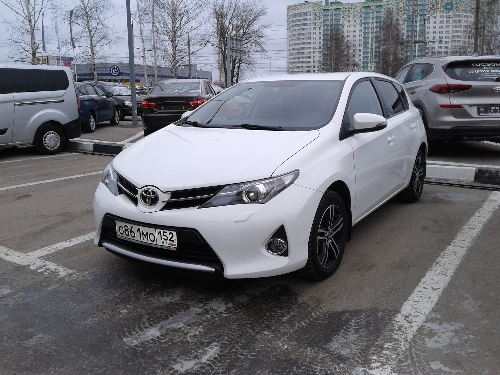 Тойота аурис 180. Toyota Auris 180. Toyota Auris II e180. Тойота аурис 1.3. Toyota Auris e180 r17.