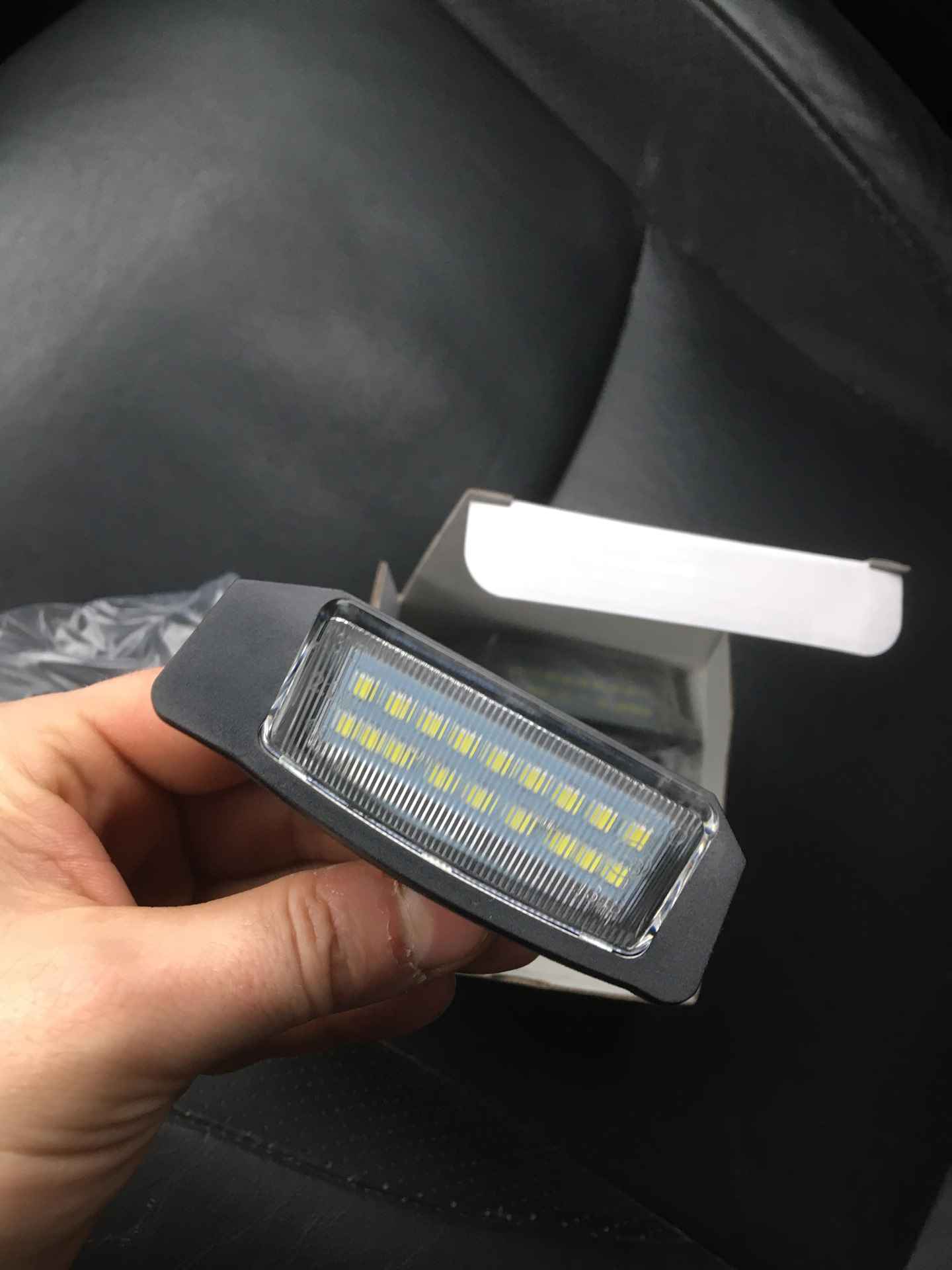 Диодная подсветка заднего номера — Mitsubishi Outlander XL, 3 л, 2007 ...