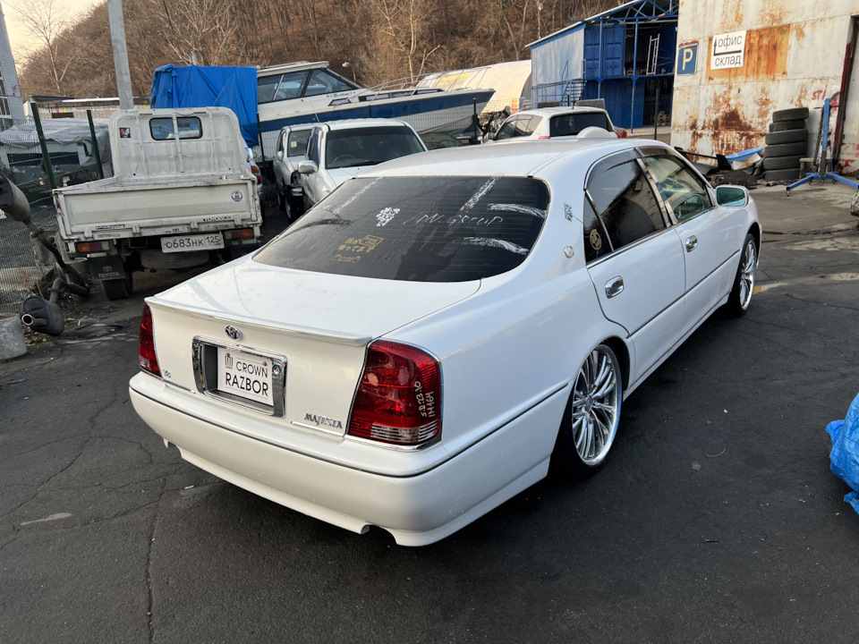 Toyota Crown Majesta uzs171