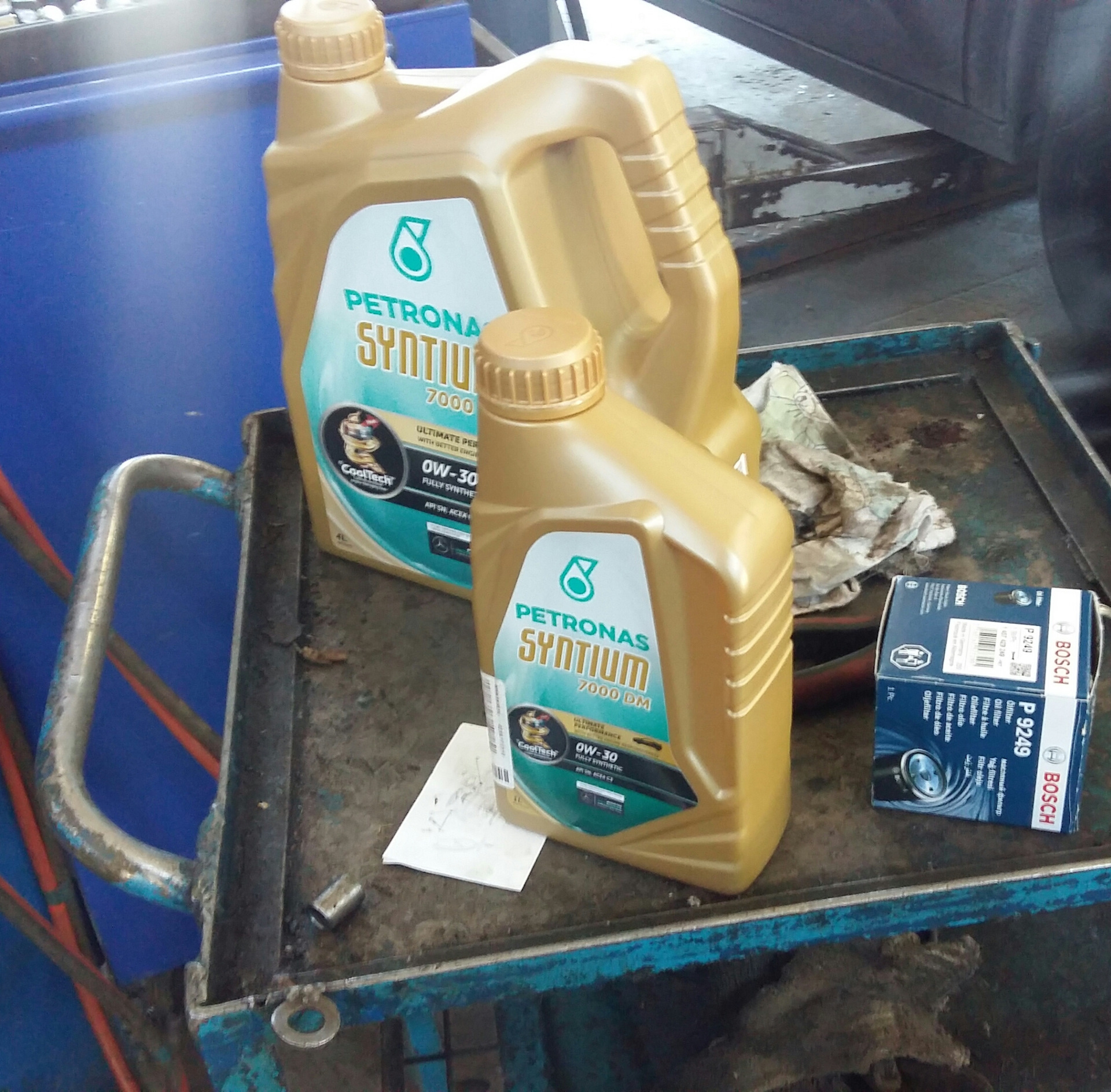 Syntium 5000 dm. Petronas DM 5w30. Petronas 0w30. Syntium 7000 0w-30. Petronas 5w30 c3.